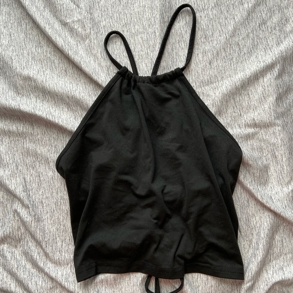 black crisscross halter crop top - Picture 3 of 4